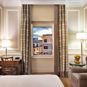 Camera deluxe con letto king size ai piani superiori